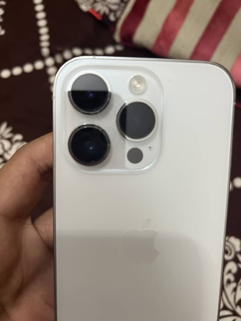 Apple iPhone 14 Pro 4