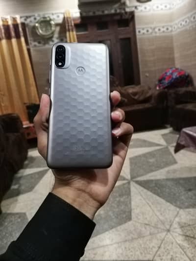 Motorola E20
