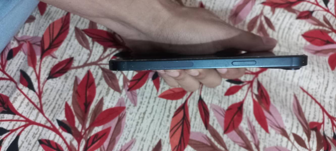 Apple iPhone 14 plus 3
