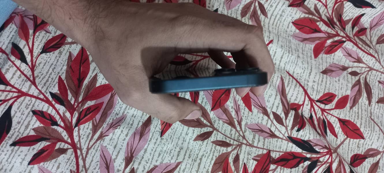 Apple iPhone 14 plus 4