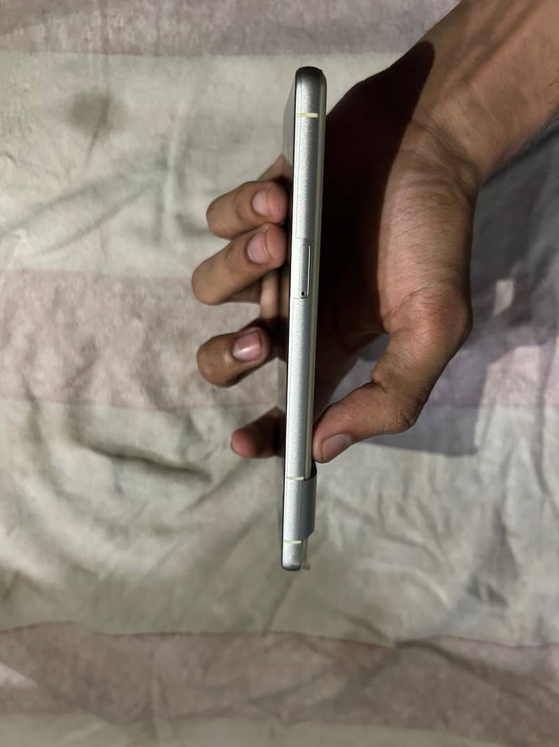 Google Pixel 7 5