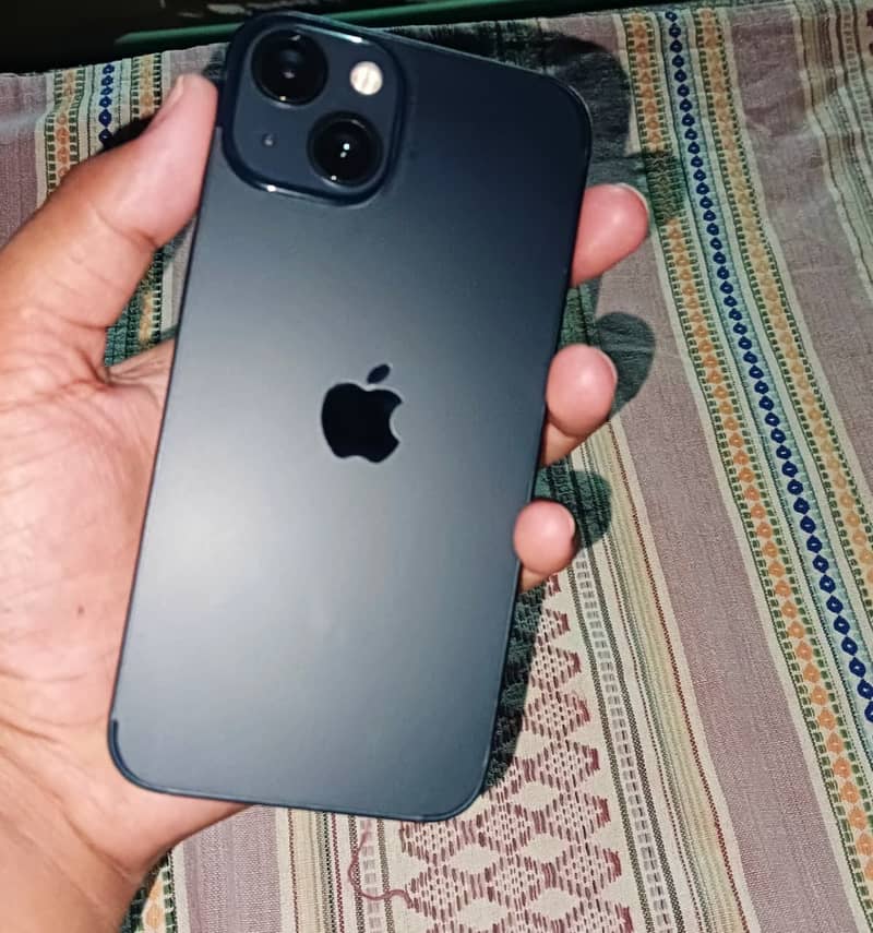 Apple iPhone 13 0