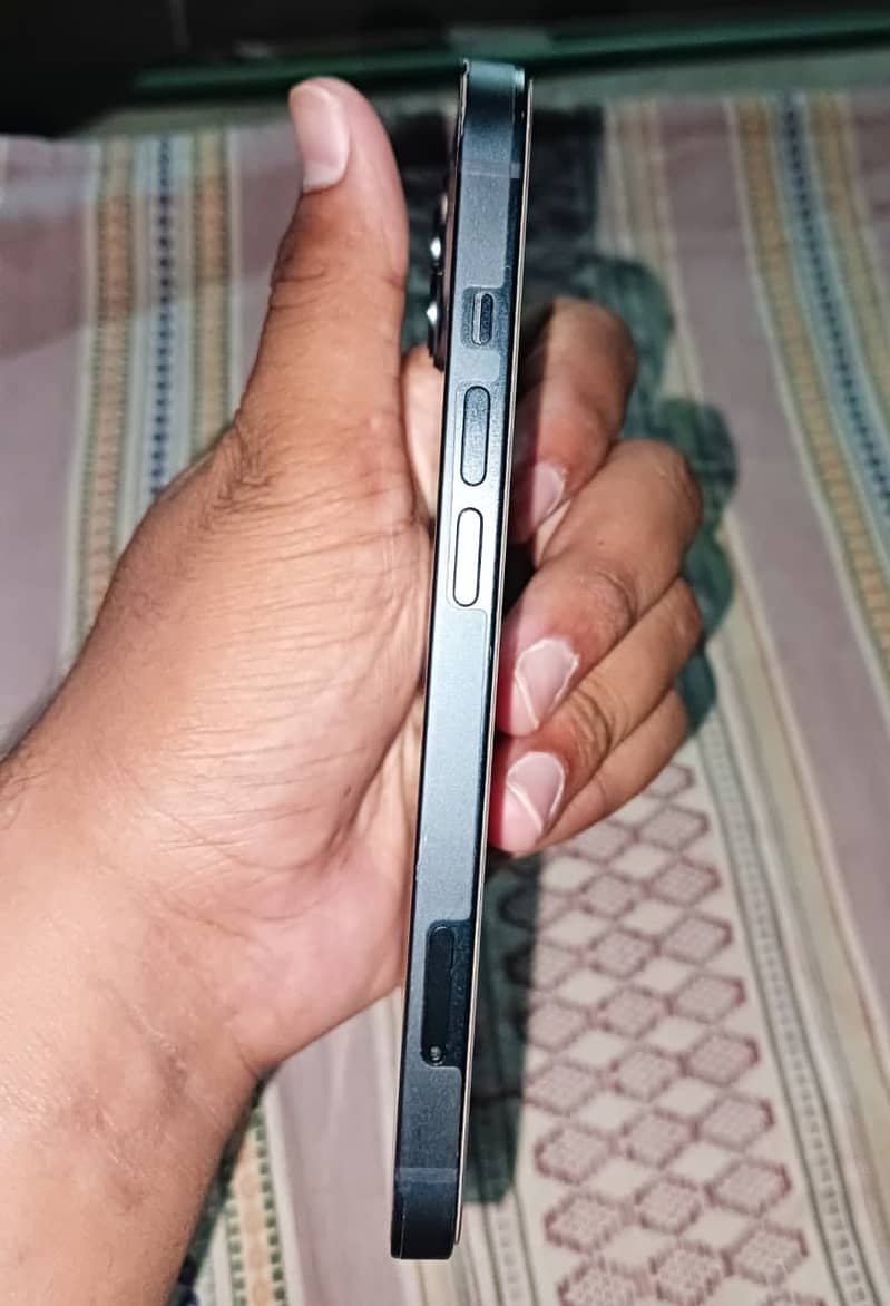 Apple iPhone 13 3