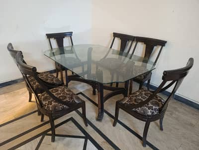 Used Dining Table with 6 Chairs – Excellent Condition