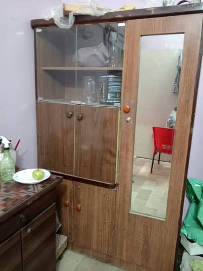 divider with full mirror