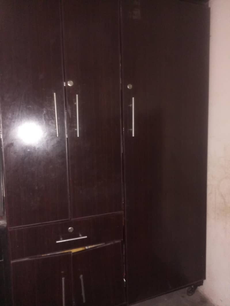 almari & dressing table 1