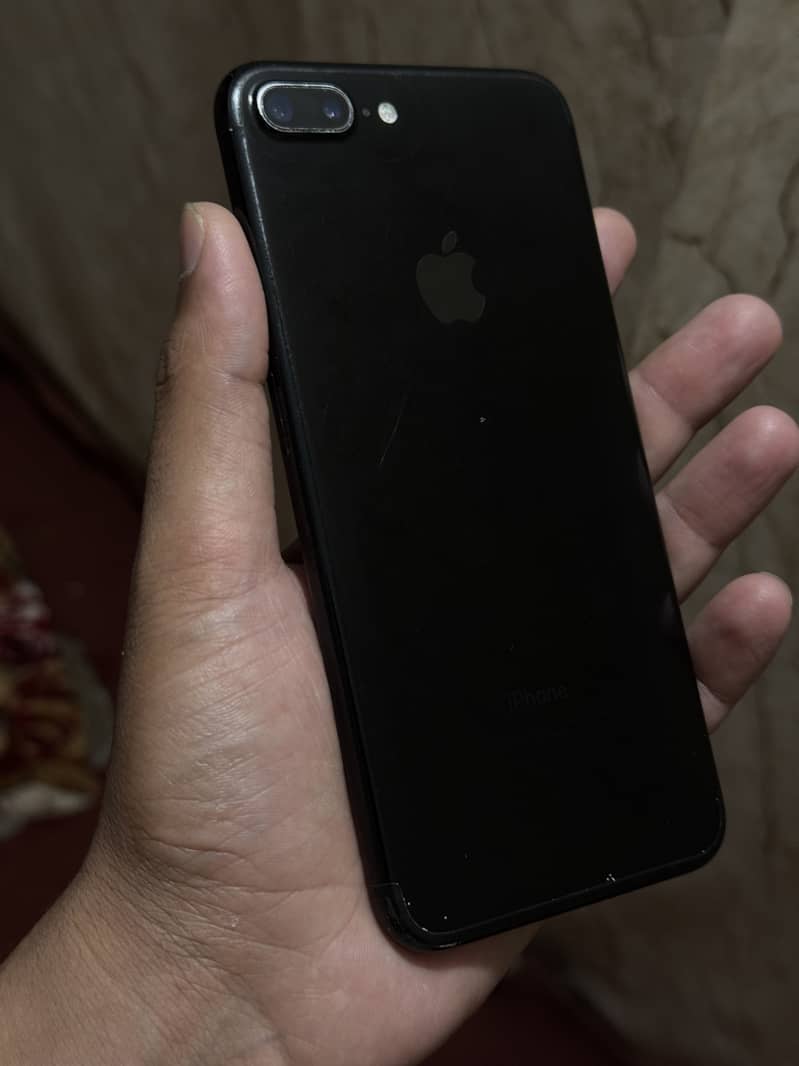Apple iPhone 7 Plus 0