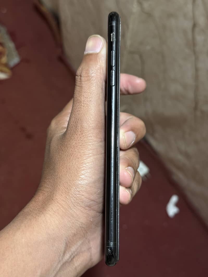 Apple iPhone 7 Plus 2