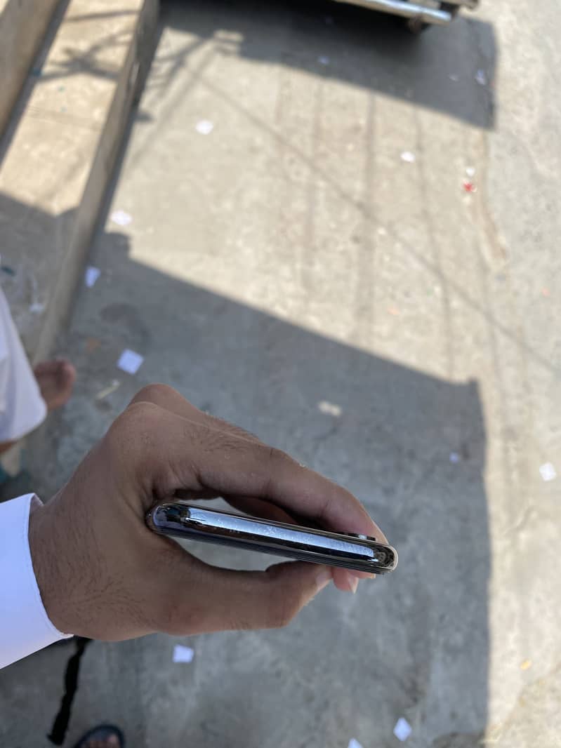 iPhone X 6