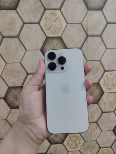 Apple iPhone 16 Pro