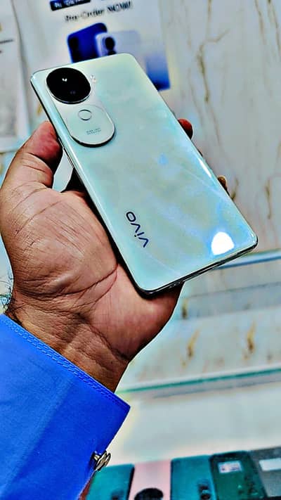 Vivo V40e