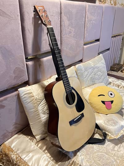 Yamaha F310 Guitar