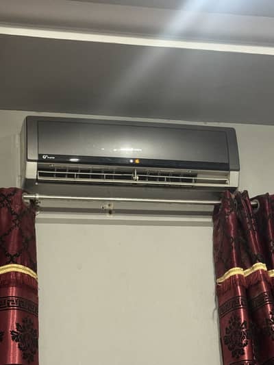 Gree Ac 1 ton all ok genuine !