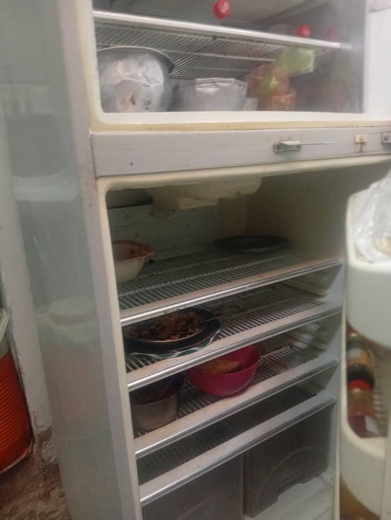 refrigerator 0