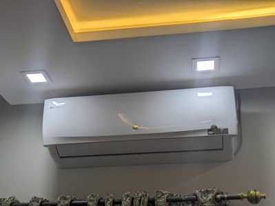 Hardly used 1.5 Ton PEL AC