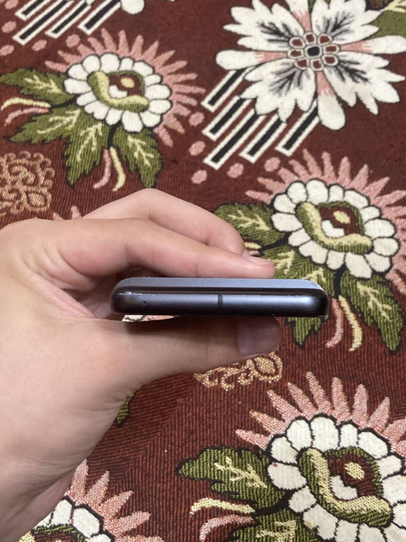 Google Pixel 8 4