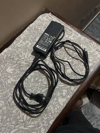 Dell laptop charger 19 V 3.6 ampir price is final 4000