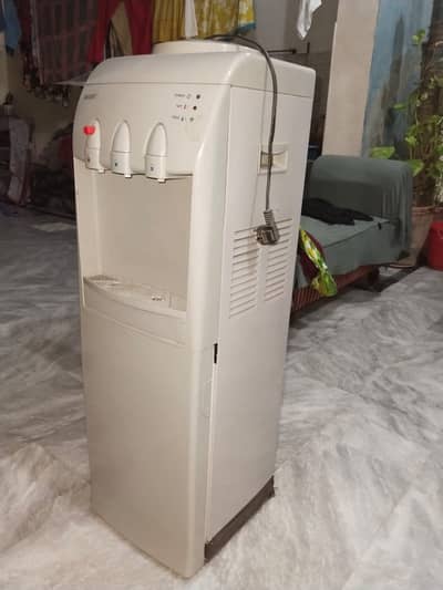 Orient Water Dispenser