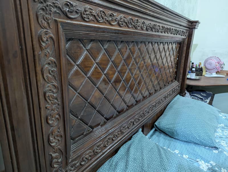 Bed & Dressing 1