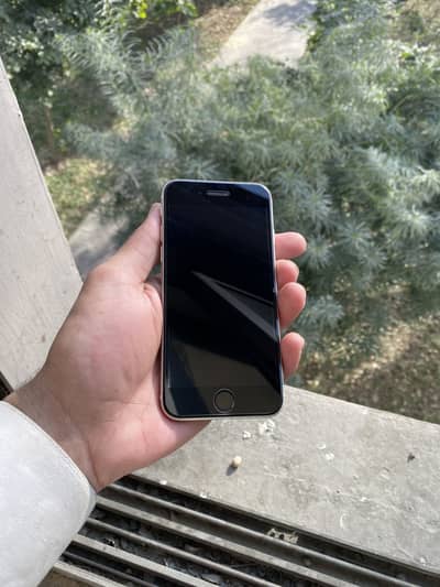 I phone se 3