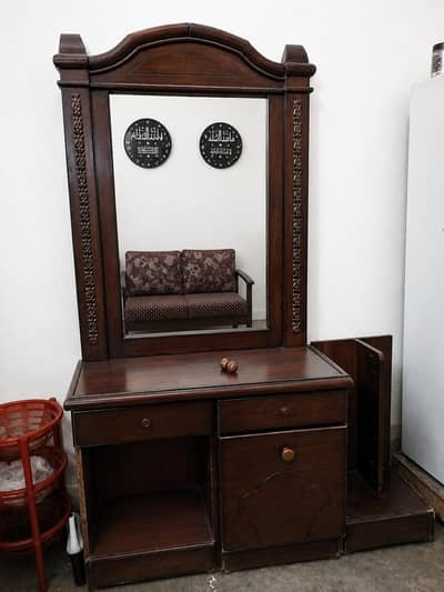 full size bed with divider