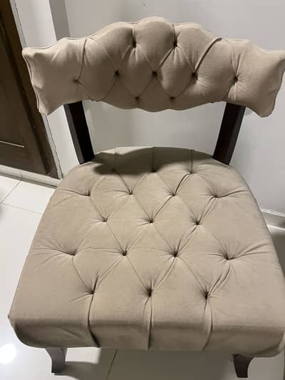 Lounge chairs i