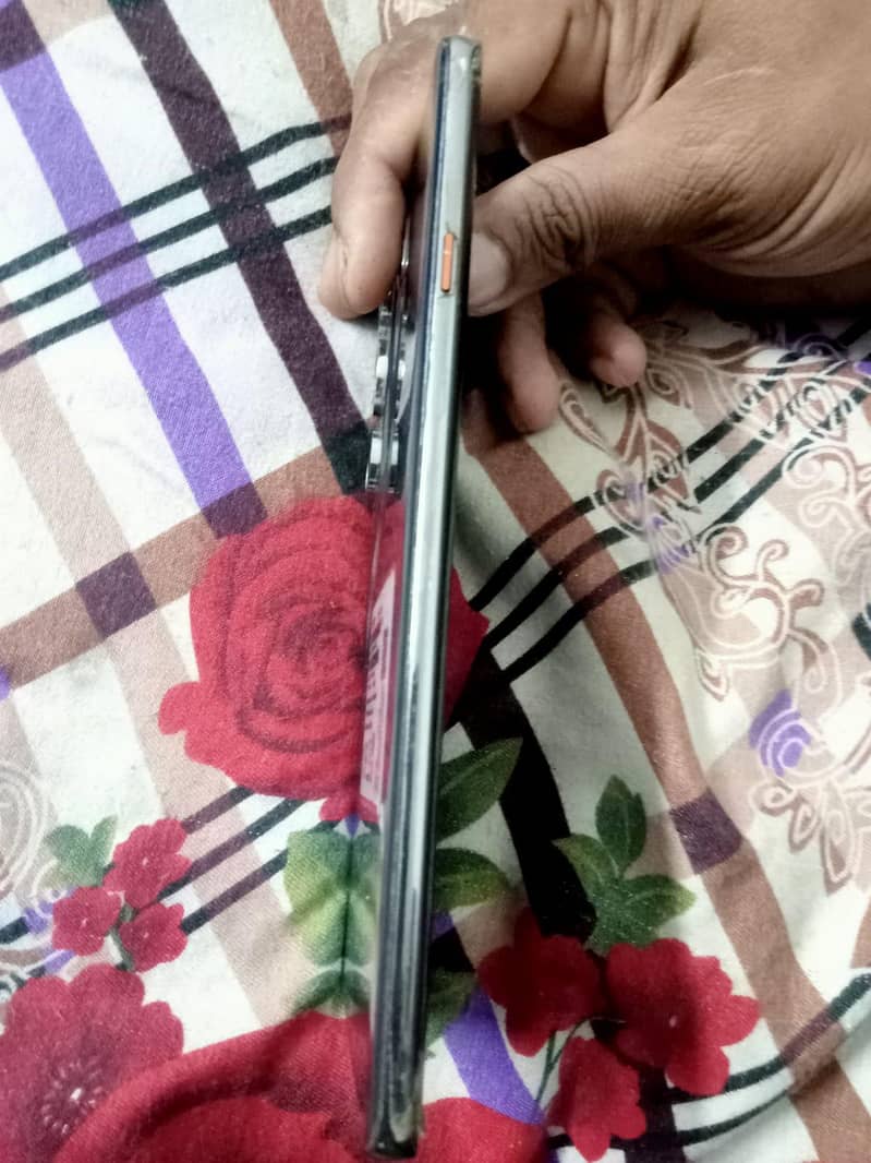 Tecno CAMON 40 Pro 3
