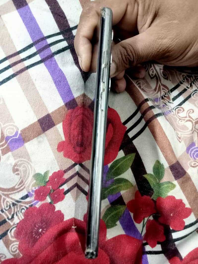 Tecno CAMON 40 Pro 4