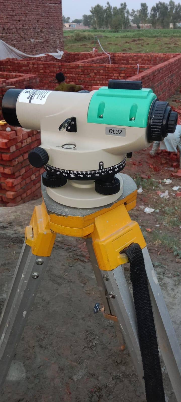 level machine stand staff 1