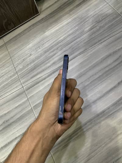 Apple iPhone 12 mini