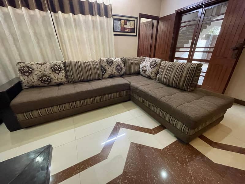 L shape sofa 0