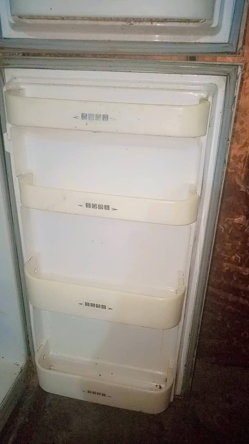 Fridge Dawlance 5