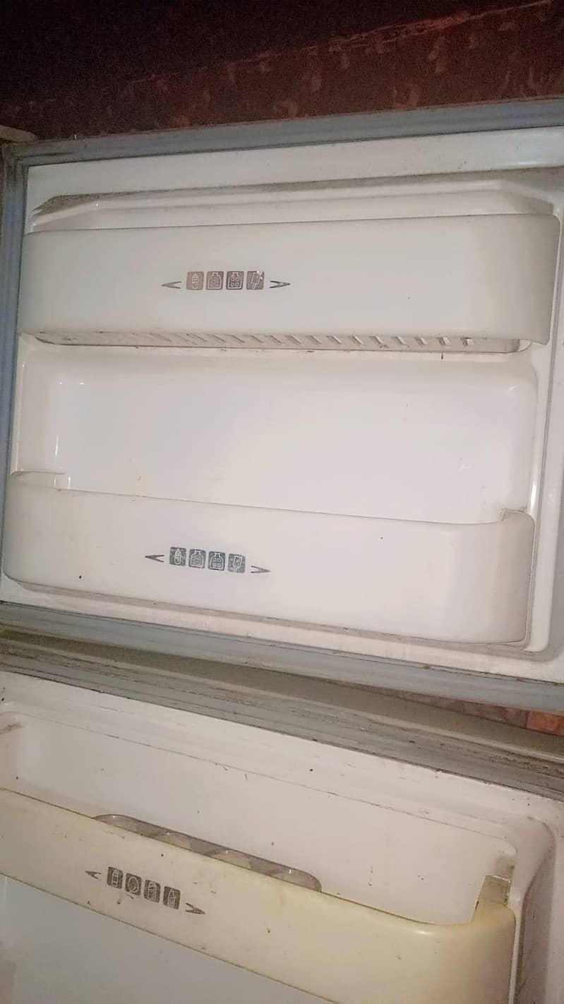 Fridge Dawlance 6