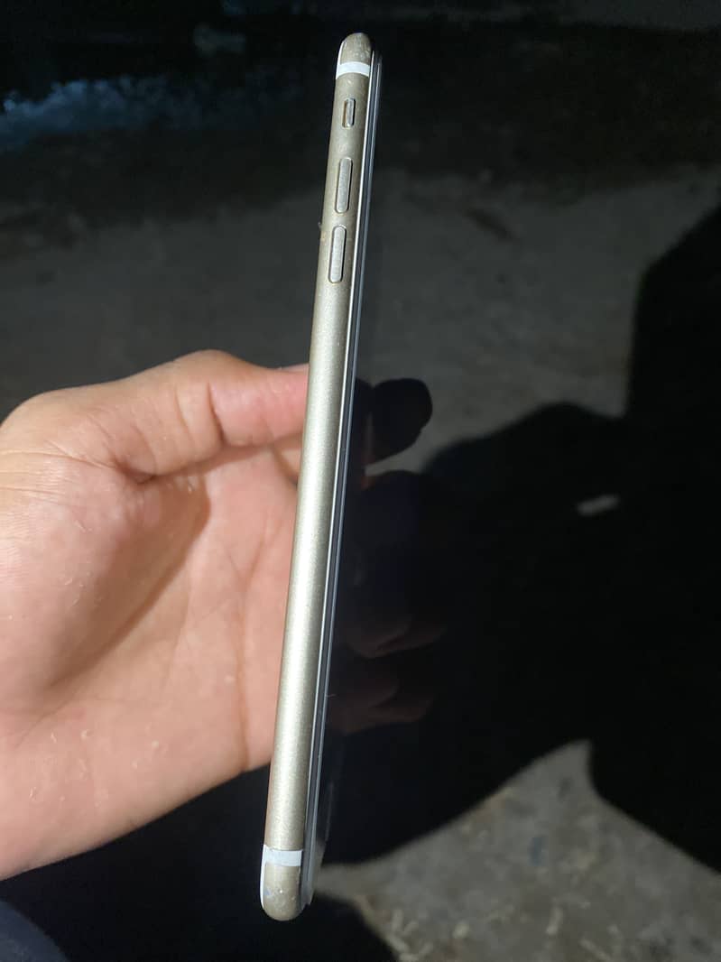 Apple iPhone 7 Plus 1