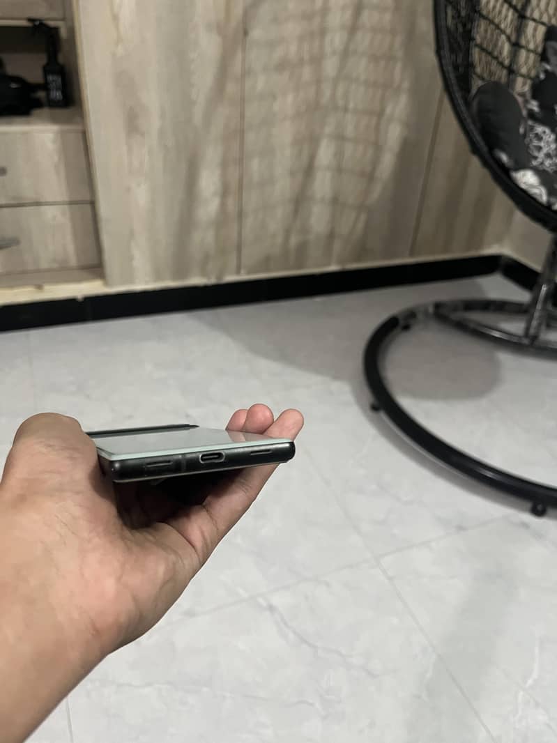 Google pixel 6A 3