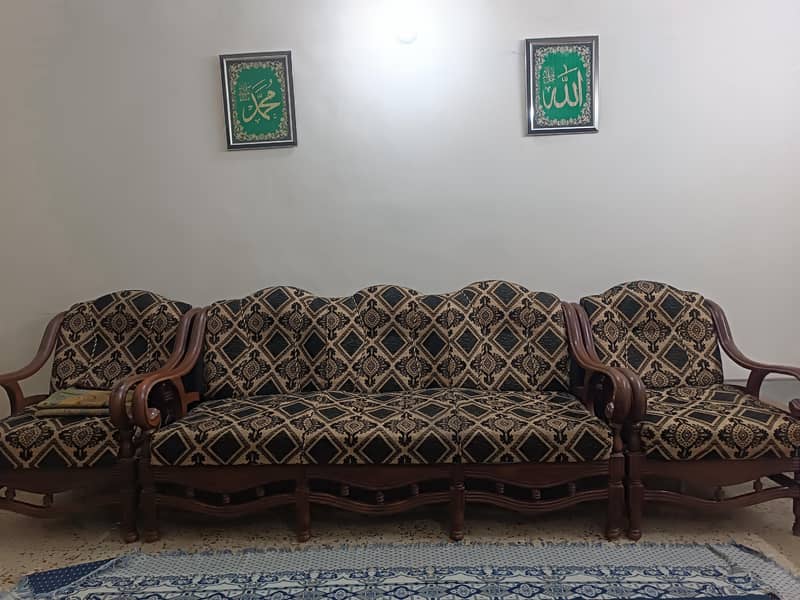 very good condition SofaSets 3