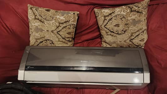 Gree 1.5 ton inverter ac