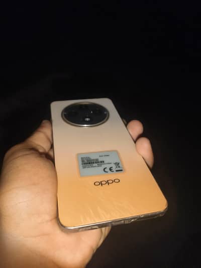 OPPO Reno12 F