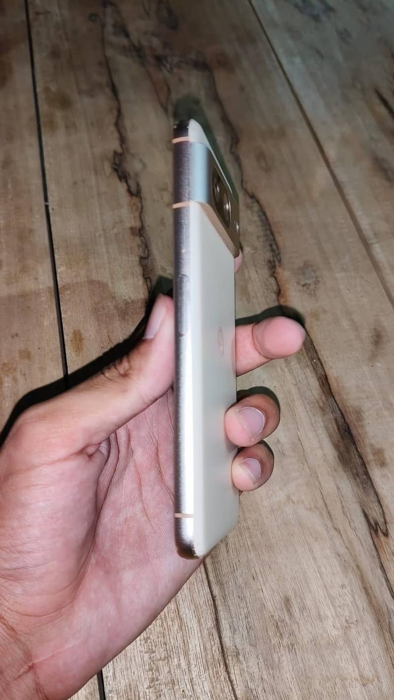 Google Pixel 8 2
