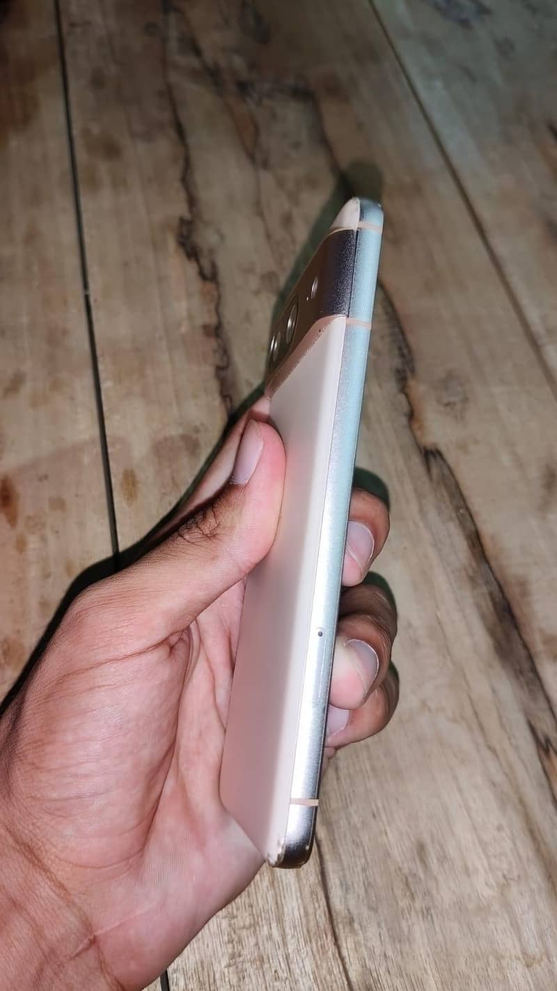 Google Pixel 8 3