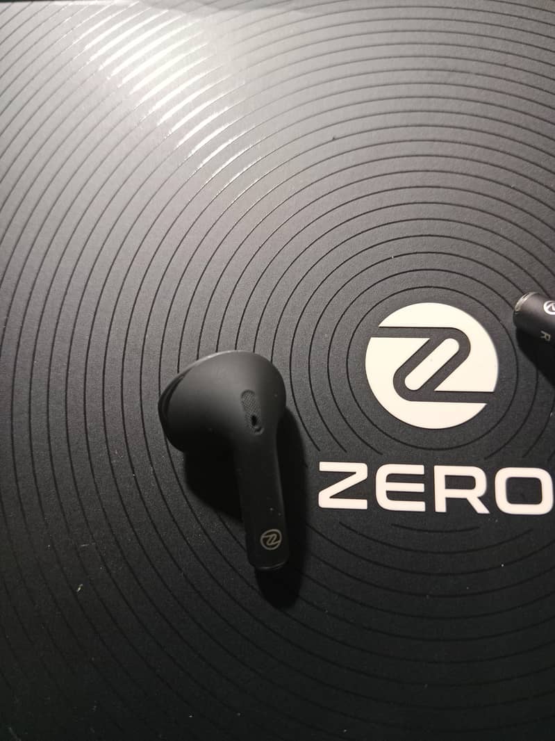 ZERO earbuds Quad mic 1