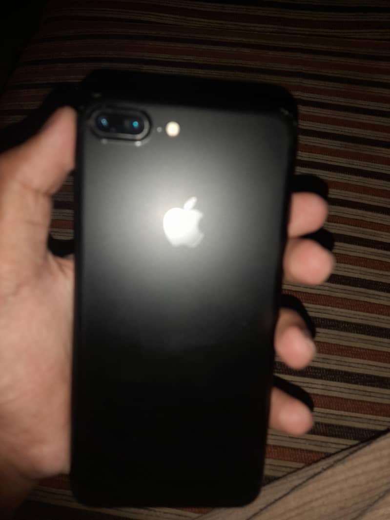 Apple iPhone 7 Plus 0