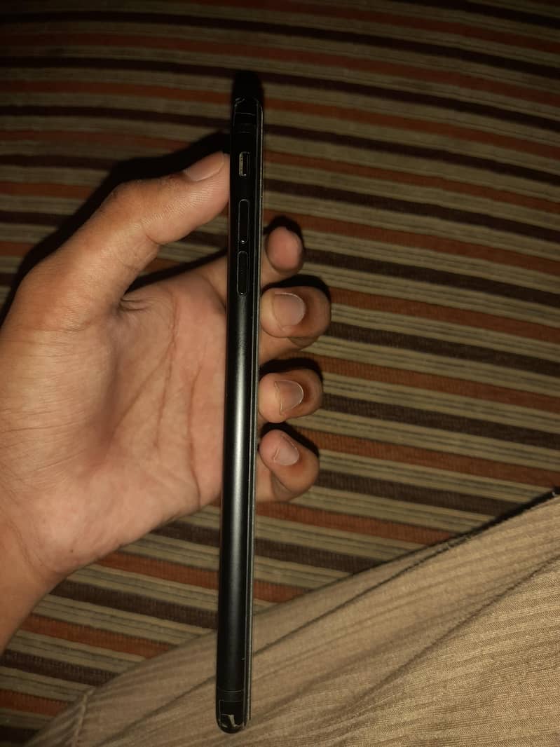 Apple iPhone 7 Plus 3