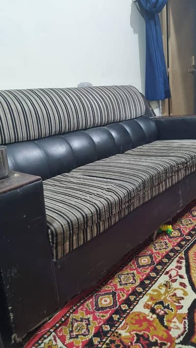 Sofa set with Covers Free
