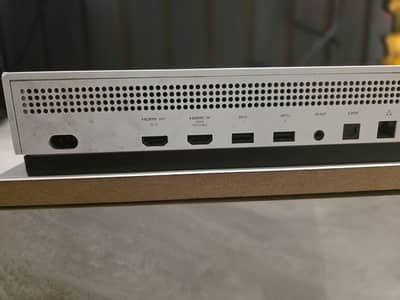 X box one S 500 Gb Without Controler