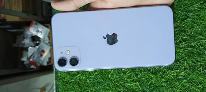 Apple iPhone 11 | 64 gb variant| water pack| health 84