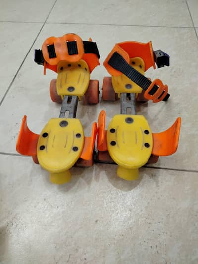 2 pairs of skating shoes