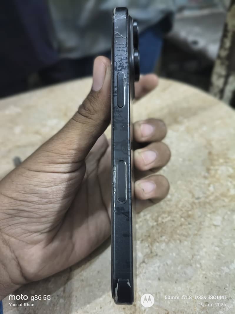 iPhone 16 pro 2