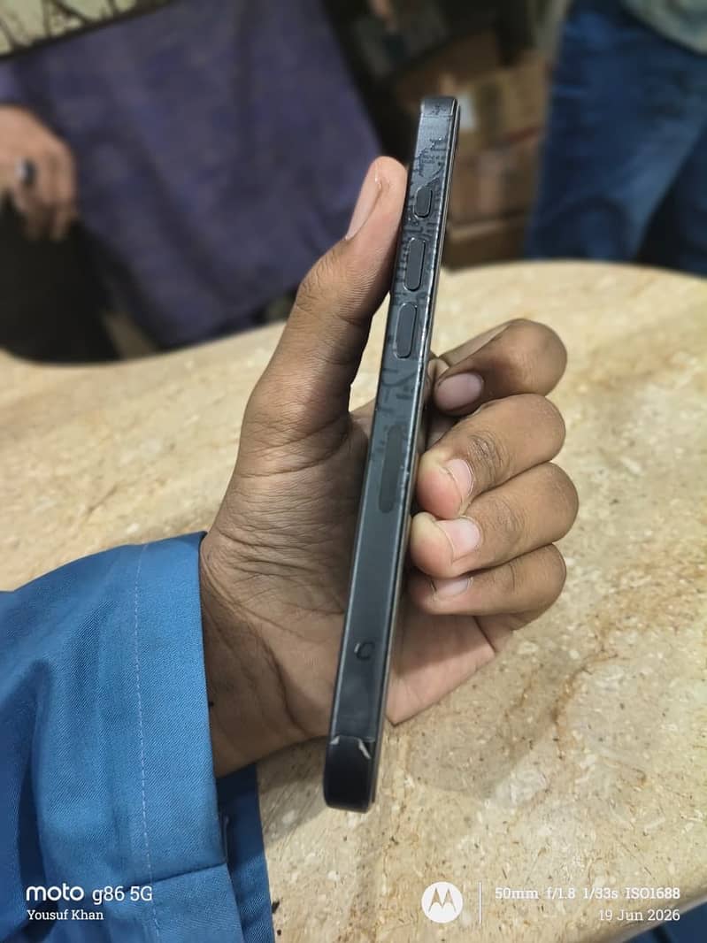 iPhone 16 pro 3