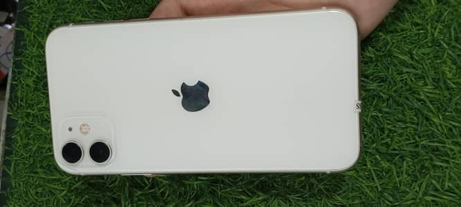 Apple iPhone 11 | water pack| 64 gb | 90 health| total genuine